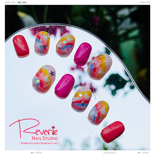 Reverie Nail Studio — Tiệm chăm sóc móng